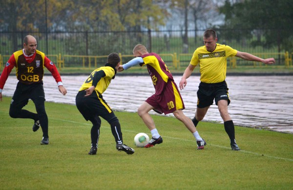 Futbolo aikštelėje varžosi Lietuvos kariuomenės sportininkai