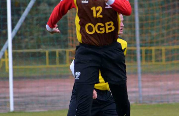 Futbolo aikštelėje varžosi Lietuvos kariuomenės sportininkai