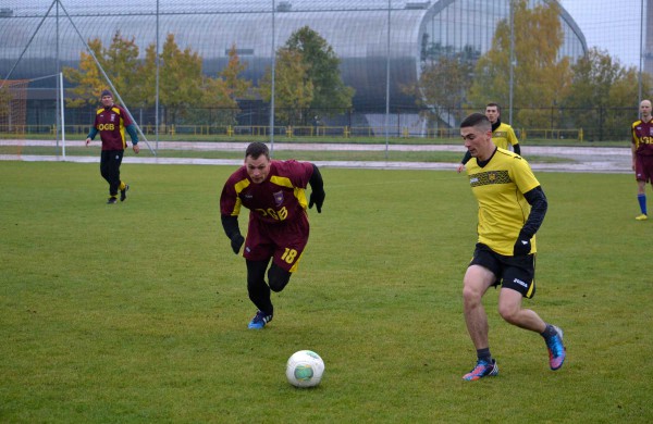 Futbolo aikštelėje varžosi Lietuvos kariuomenės sportininkai
