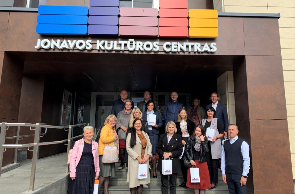 Kauno apskrities kultūros centrų narių desantas Jonavoje 