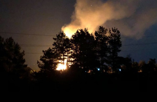 Užusalių kaime vakare įsiplieskusi ugnis rusena iki šiol