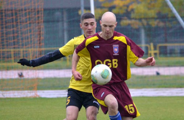 Futbolo aikštelėje varžosi Lietuvos kariuomenės sportininkai