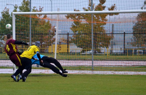 Futbolo aikštelėje varžosi Lietuvos kariuomenės sportininkai