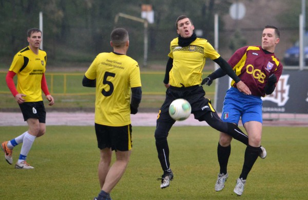 Futbolo aikštelėje varžosi Lietuvos kariuomenės sportininkai