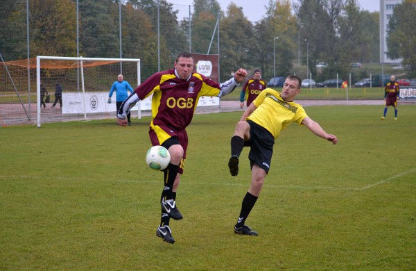 Futbolo aikštelėje varžosi Lietuvos kariuomenės sportininkai