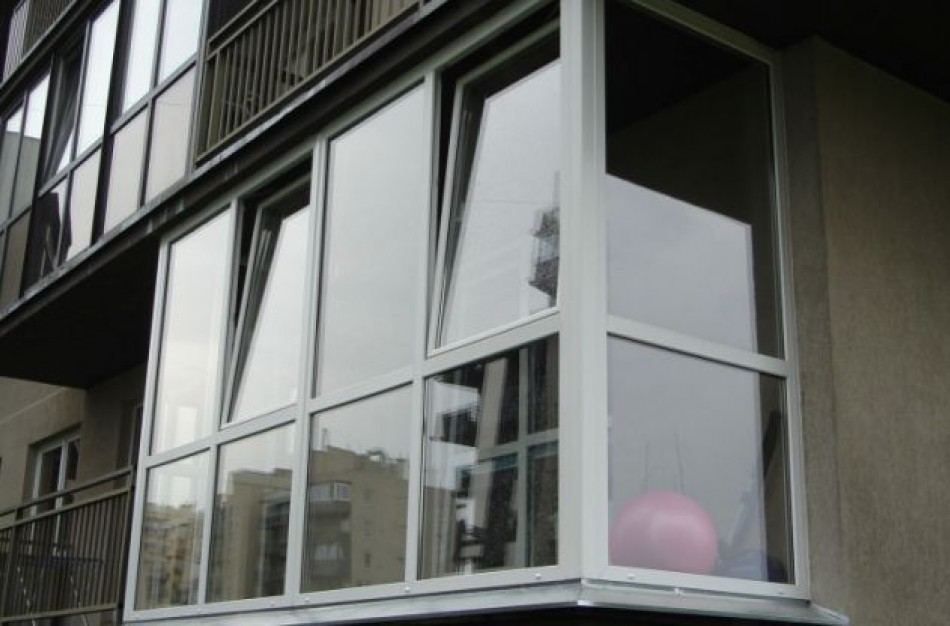 Apklausoje dalyvavę jonaviečiai draudimą rūkyti balkonuose vertina nevienareikšmiai 