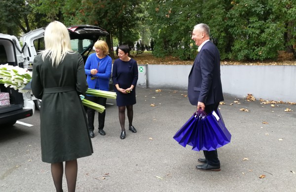 Padėkos ir dovanos perduotos visoms rajono ugdymo įstaigoms