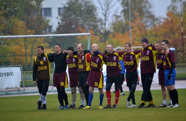 Futbolo aikštelėje varžosi Lietuvos kariuomenės sportininkai