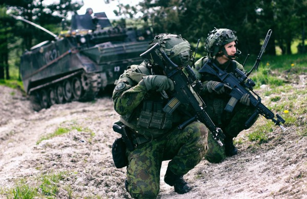 Lietuvos kariuomenėje tarnaujanti jonavietė išbandė savo jėgas ,,Fit Model Lietuva" projekte