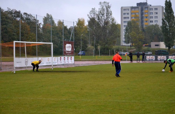 Futbolo aikštelėje varžosi Lietuvos kariuomenės sportininkai
