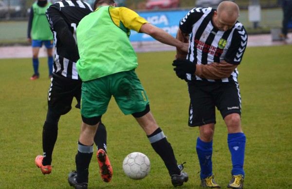 Futbolo aikštelėje varžosi Lietuvos kariuomenės sportininkai