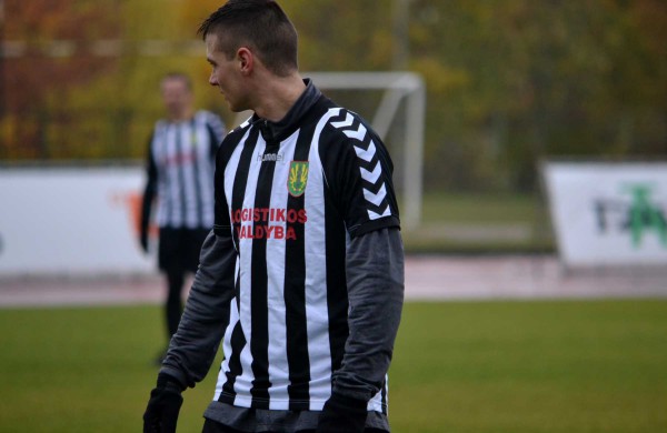 Futbolo aikštelėje varžosi Lietuvos kariuomenės sportininkai