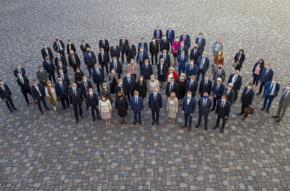 Veiklos 30-metį savivalda pasitinka sustiprėjusi ir pasiruošusi prisiimti daugiau atsakomybių