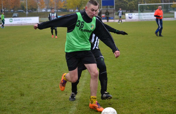 Futbolo aikštelėje varžosi Lietuvos kariuomenės sportininkai