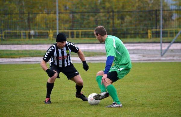 Futbolo aikštelėje varžosi Lietuvos kariuomenės sportininkai