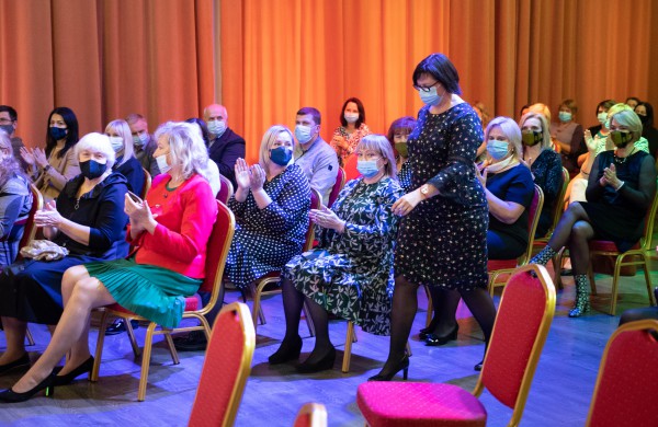 Profesinės dienos išvakarėse pagerbti ilgamečiai savivaldos darbuotojai