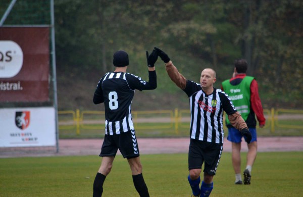 Futbolo aikštelėje varžosi Lietuvos kariuomenės sportininkai