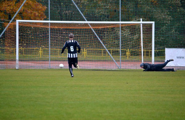 Futbolo aikštelėje varžosi Lietuvos kariuomenės sportininkai