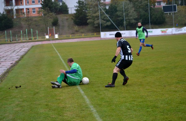 Futbolo aikštelėje varžosi Lietuvos kariuomenės sportininkai