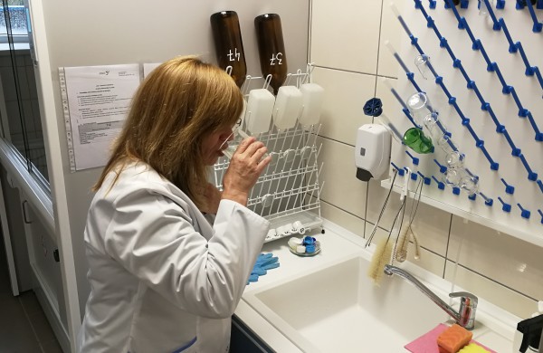 „Jonavos vandenys“ užtikrina vandens kokybę, atsiprašo dėl komunikacijos