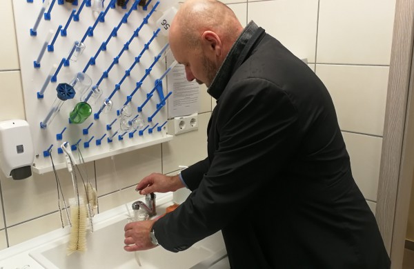 „Jonavos vandenys“ užtikrina vandens kokybę, atsiprašo dėl komunikacijos