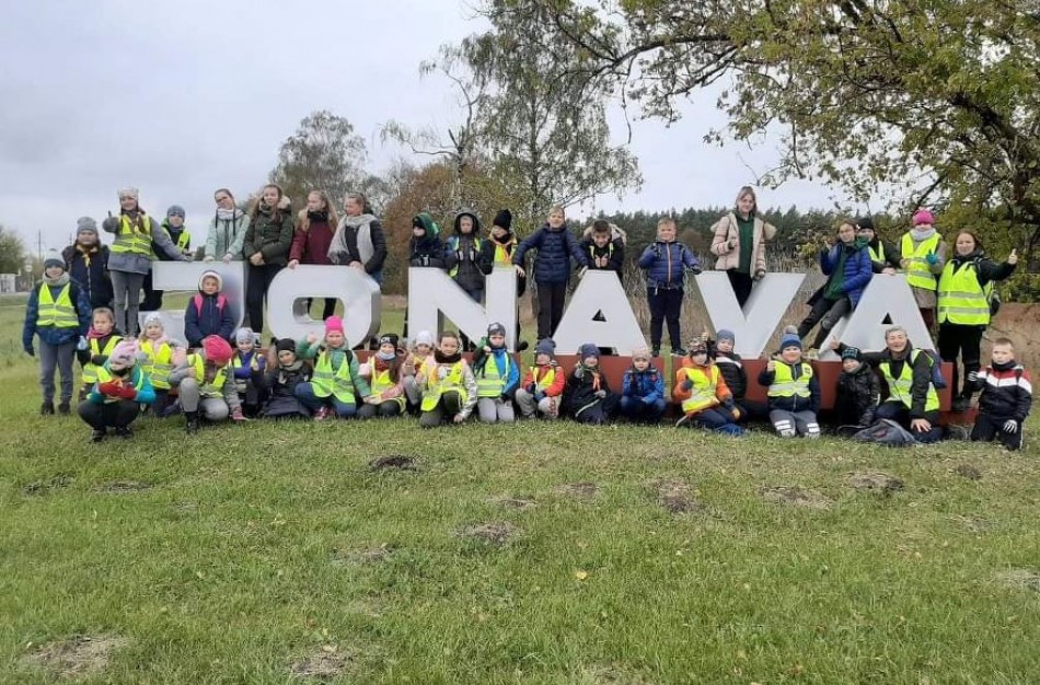 Skautų žygis į Lokenėlių piliakalnį