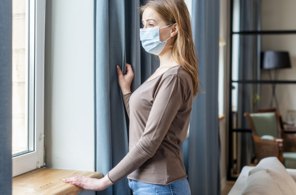 Gydytojai kreipiasi į šalies visuomenę, prašydami virusui plintant pagyventi ramiau