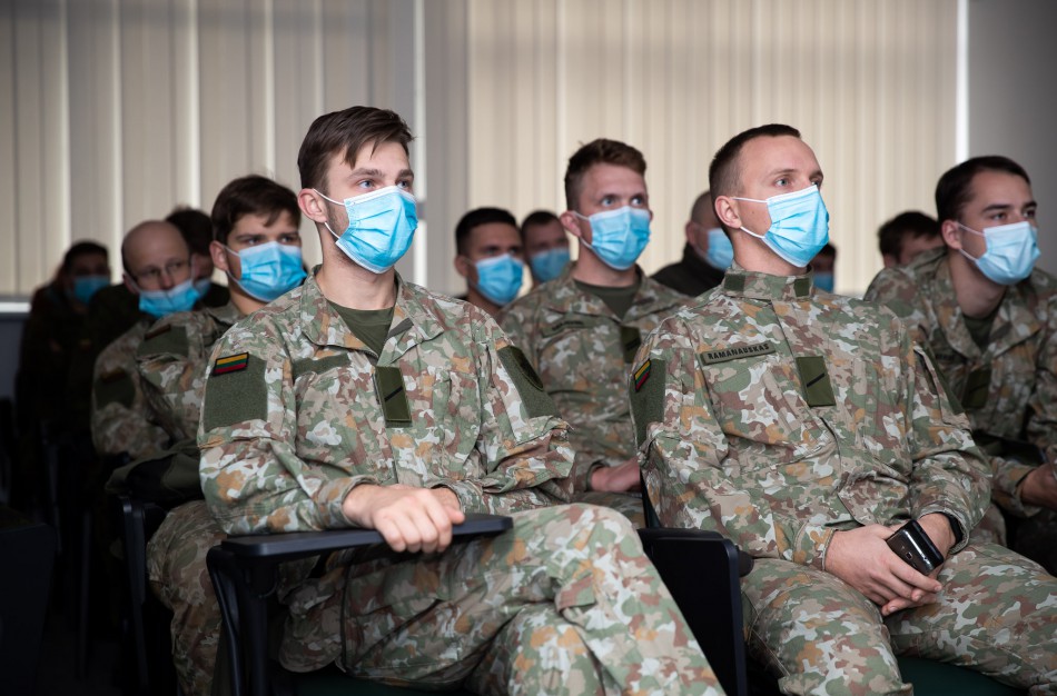 Nacionalinio visuomenės sveikatos centre budėjimą pradeda Lietuvos kariuomenės Taikos meto užduočių operacinės pajėgos