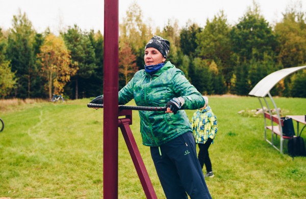 Išoruose įrengta lauko treniruoklių aikštelė