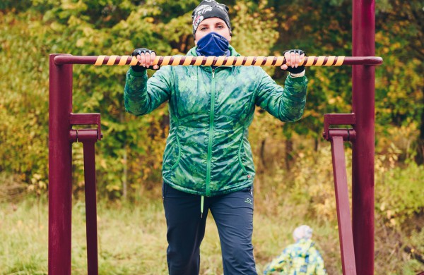 Išoruose įrengta lauko treniruoklių aikštelė