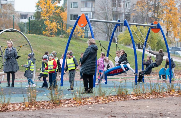 Jonavoje atidaryta dar viena vaikų žaidimų aikštelė