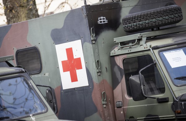 Lietuvos kariuomenė grįžta prie pasiteisinusių koronoviruso plitimo prevencijos priemonių