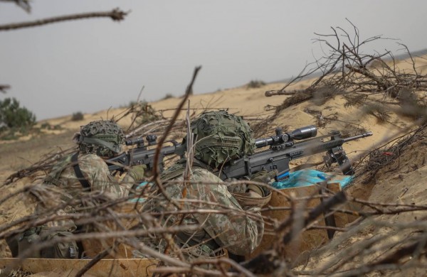 Lietuvos kariuomenė grįžta prie pasiteisinusių koronoviruso plitimo prevencijos priemonių