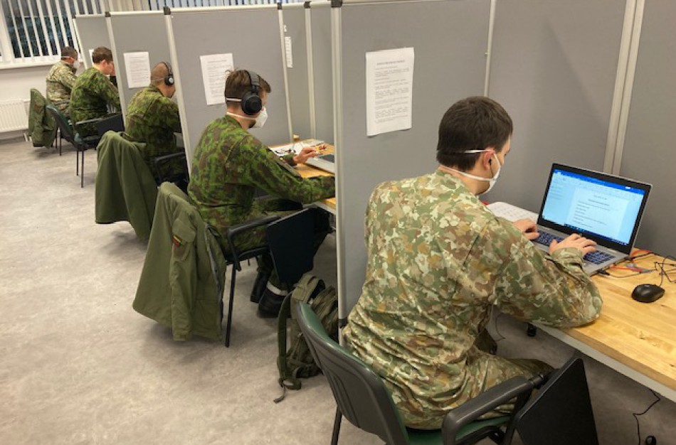 Nacionaliniam visuomenės sveikatos centrui Lietuvos kariuomenės parama padidėjo iki 50 karių
