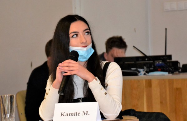 Senamiesčio gimnazijos mokinių debatai  ,,Į ką Europos Sąjunga investuoja Jonavoje? Aš žinau, o ar žinai Tu?”