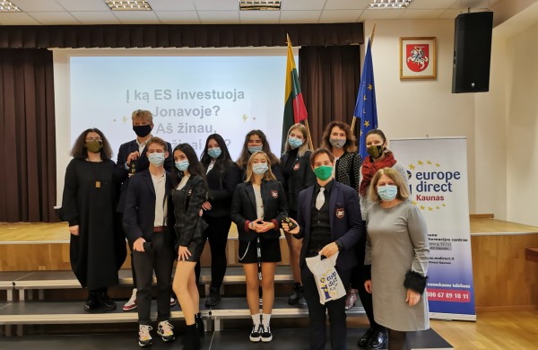 Senamiesčio gimnazijos mokinių debatai  ,,Į ką Europos Sąjunga investuoja Jonavoje? Aš žinau, o ar žinai Tu?”