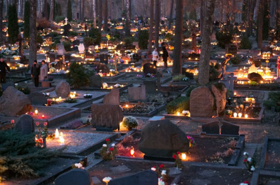 Aplinkosaugininkai kviečia laikytis tradicijos santūriai pagerbti mirusiųjų atminimą