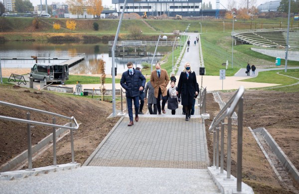 Jonavoje atidarytas naujas pėsčiųjų takas – laiptai į Rimkus