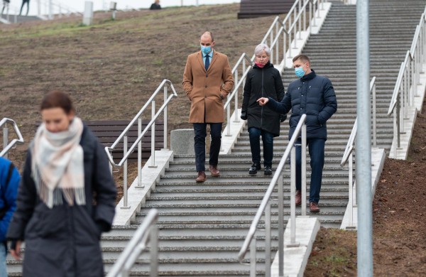 Jonavoje atidarytas naujas pėsčiųjų takas – laiptai į Rimkus