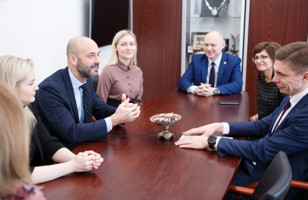 Jonavoje apsigyvenę sirai pajuto unikalaus projekto naudą