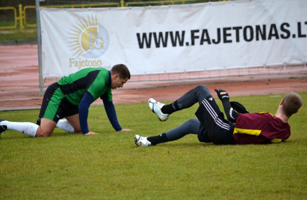 Pirmieji į finalą žengė „Sausumos pajėgų“ pirmoji komanda