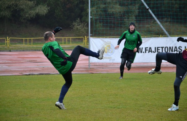 Pirmieji į finalą žengė „Sausumos pajėgų“ pirmoji komanda