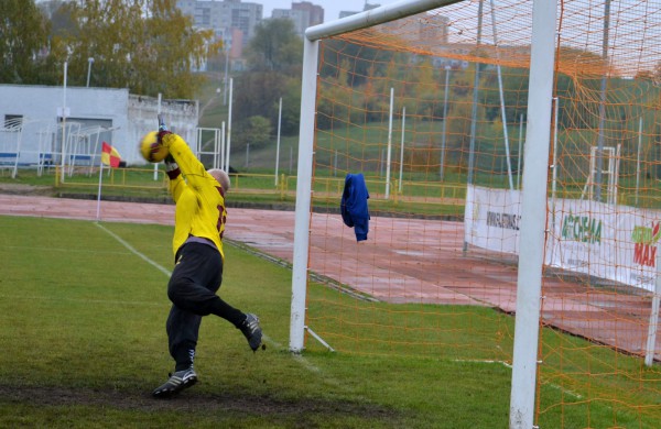 Pirmieji į finalą žengė „Sausumos pajėgų“ pirmoji komanda
