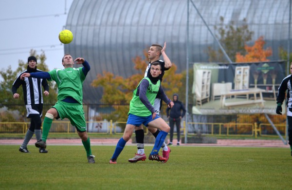 Pirmieji į finalą žengė „Sausumos pajėgų“ pirmoji komanda