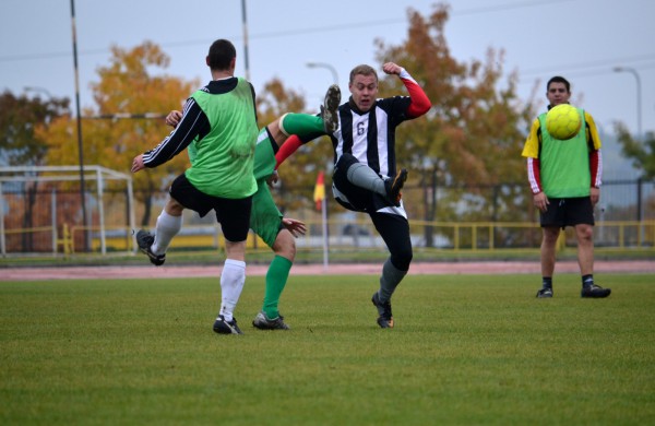 Pirmieji į finalą žengė „Sausumos pajėgų“ pirmoji komanda