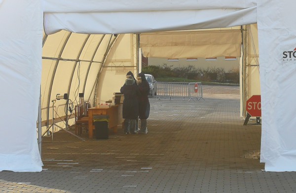 Viešojoje erdvėje - ,,melagienos" apie Jonavoje veikianti mobilųjį koronaviruso testavimo punktą