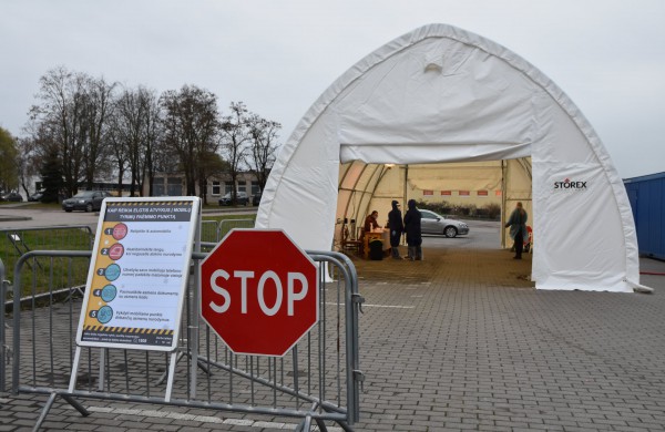 Jonavoje pradėjo veikti mobilus Covid-19 testavimo punktas