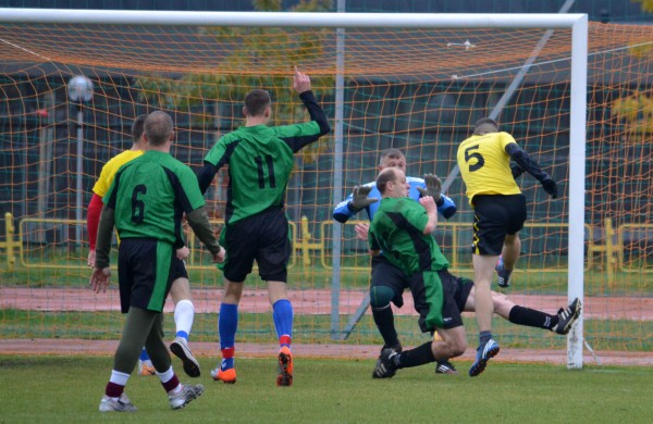 Pirmieji į finalą žengė „Sausumos pajėgų“ pirmoji komanda