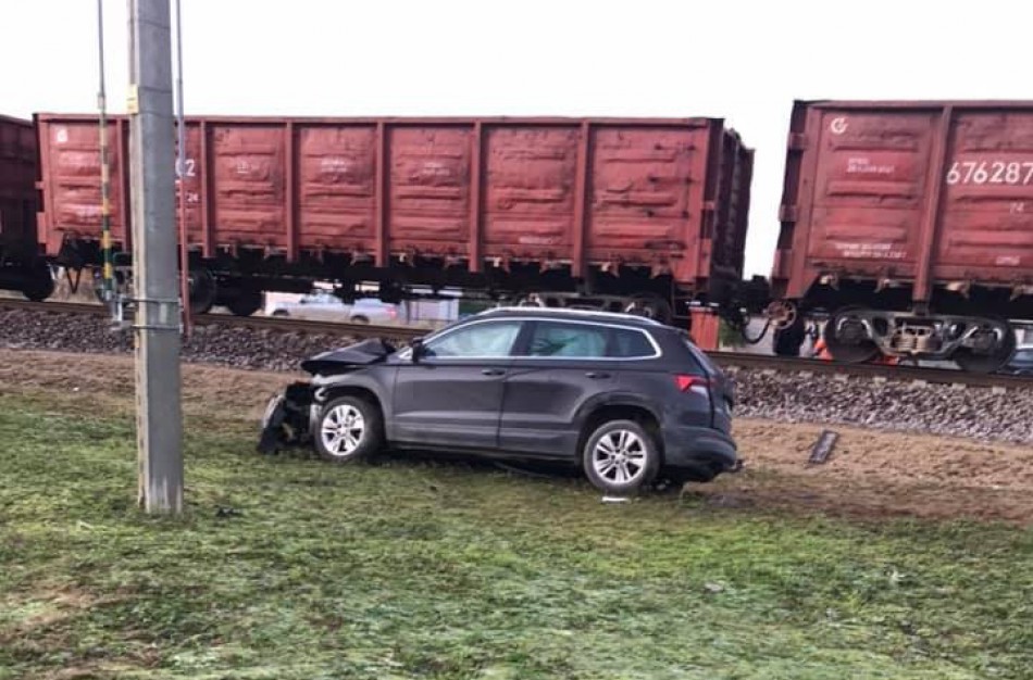 „Škoda“ pralaimėjo prieš traukinį
