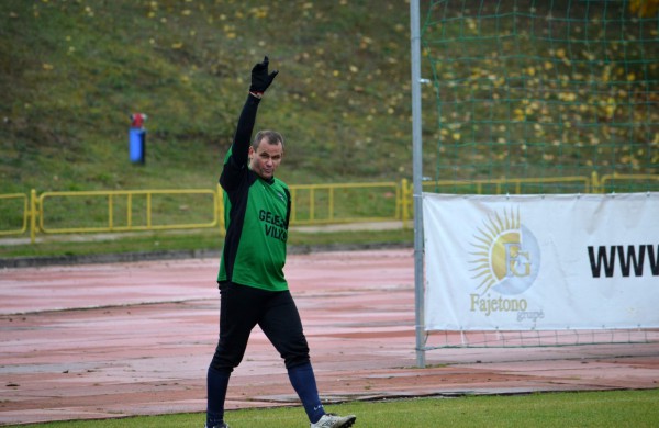 Pirmieji į finalą žengė „Sausumos pajėgų“ pirmoji komanda